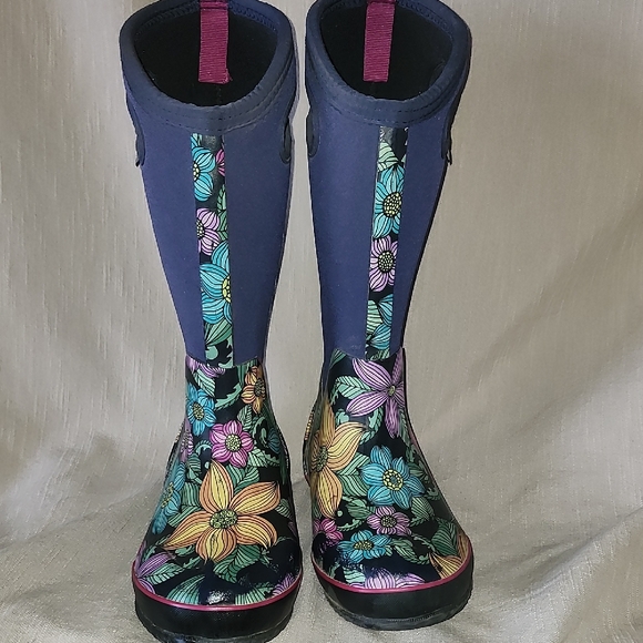Bogs Women's Navy Floral Winter Boots - Picture 2 of 5